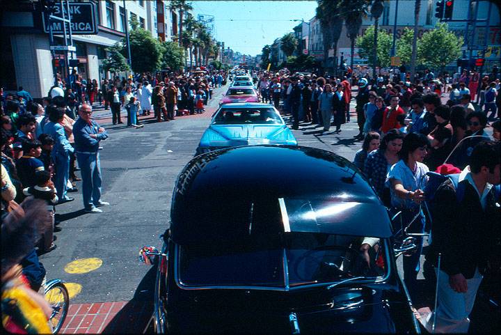 File:Low-riders-at-16th-and-Mission.jpg