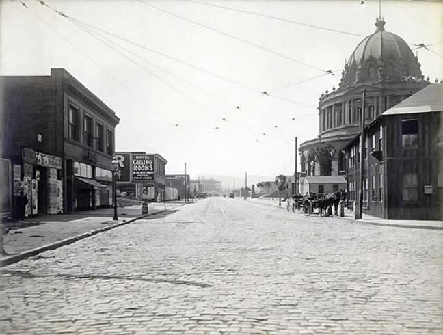 City-Hall-Avenue 1910.jpg