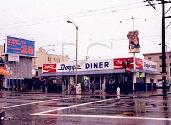 File:Doggie-diner-18th-and-Mission.jpg
