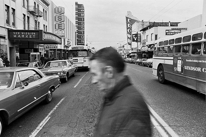Mission-St-south-from-22nd-with-old-man-walking-across 1214 Chuck-Gould.jpg