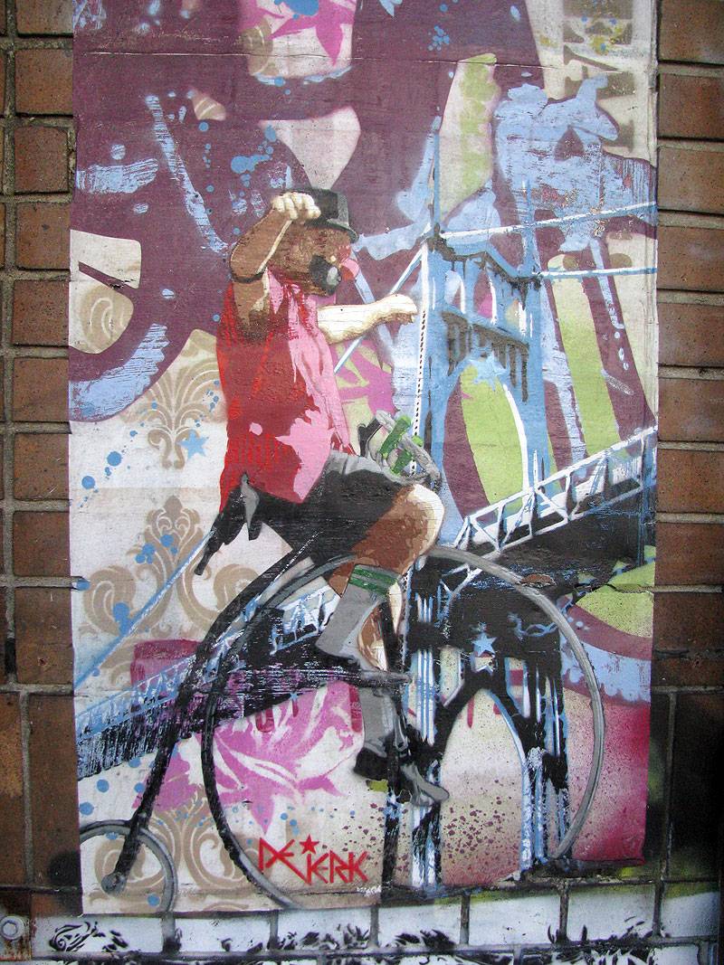 Cellspace mural unicyclist 7502.jpg
