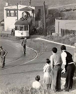 Scene-of-streetcar-accident-on-San-Bruno-Avenue-1936-AAC-8310.jpg