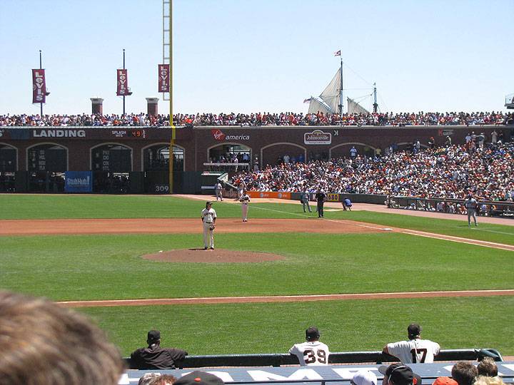 File:Lincecum-pitches-w-tall-ship-behind-right-field-fence 1111.jpg