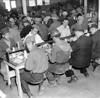 File:June 26 1943 Workers dining in a cafeteria at Hunters Point Drydock AAB-8992.jpg