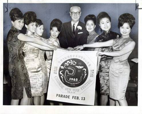 File:John Shelley with 7 Miss Chinatown contenders 1965 AAB-7038.jpg