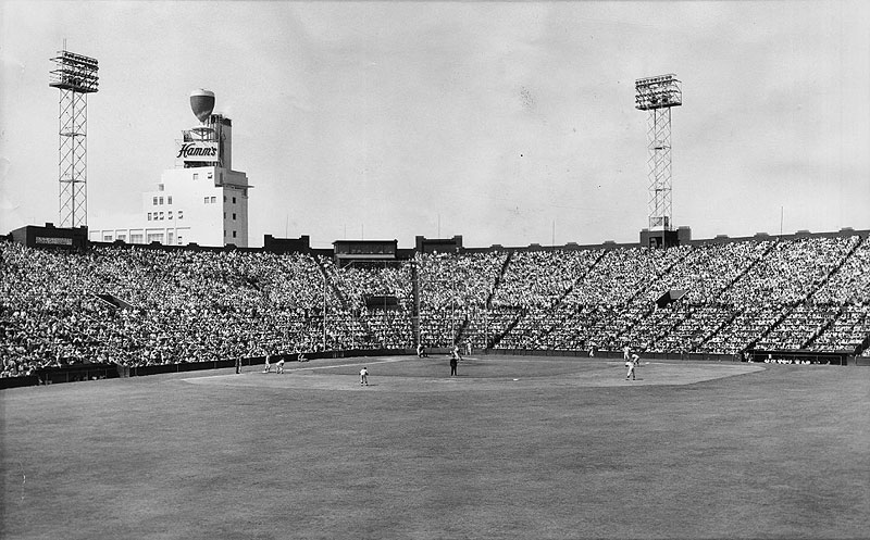 Baseball-game-at-Seals-Stadium-between-the-San-Francisco-Seals-and-the-Sacramento-Solons-1957 AAA-4900.jpg