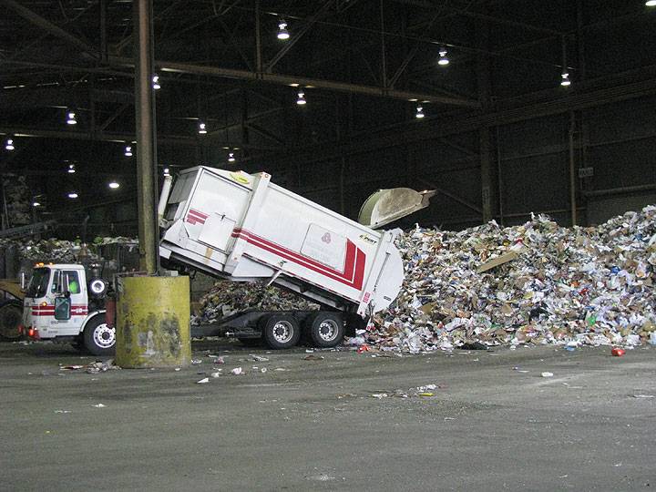 File:Truck-dumping-recyclables 6885.jpg