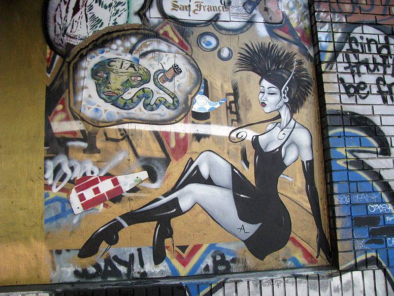 Cellspace mural cia-crack-woman 7504.jpg