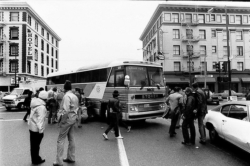 File:Greyhound-bus-blockaded-on-7th-and-Mission-1983 IMG00071.jpg