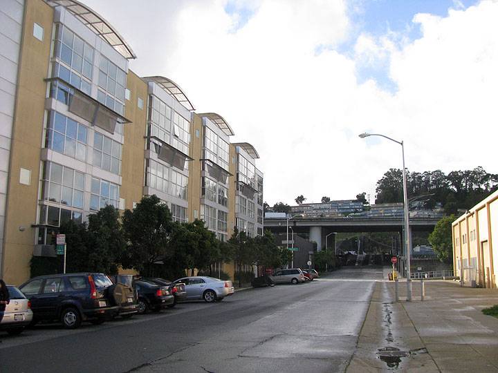File:Dogpatch-condos-and-I280 5145.jpg
