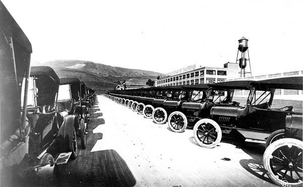 File:ChevyPlant1915 at 73rd and Foothill.jpg
