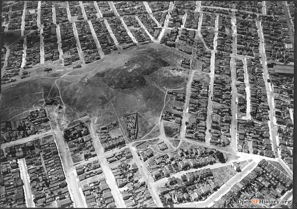 July 1923 Aerial view. The view is southerly, Folsom Street is at the left. The ad on the hilltop is for the Maxwell cars parked at the top, a publicity stunt designed to highlight the climbing ability of the vehicle wnp15.165.jpg