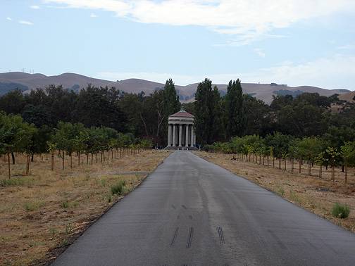 Sunol-water-temple-at-end-of-road7267.jpg