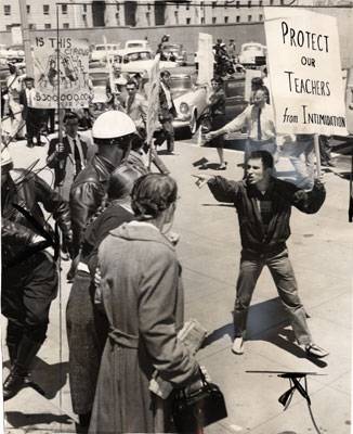 File:Anti-HUAC demonstrator points at police May 1960 AAK-0830.jpg