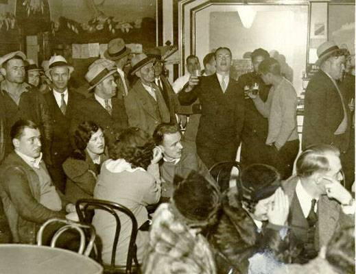 Crowd inside hippodrome 1934 AAB-6767.jpg