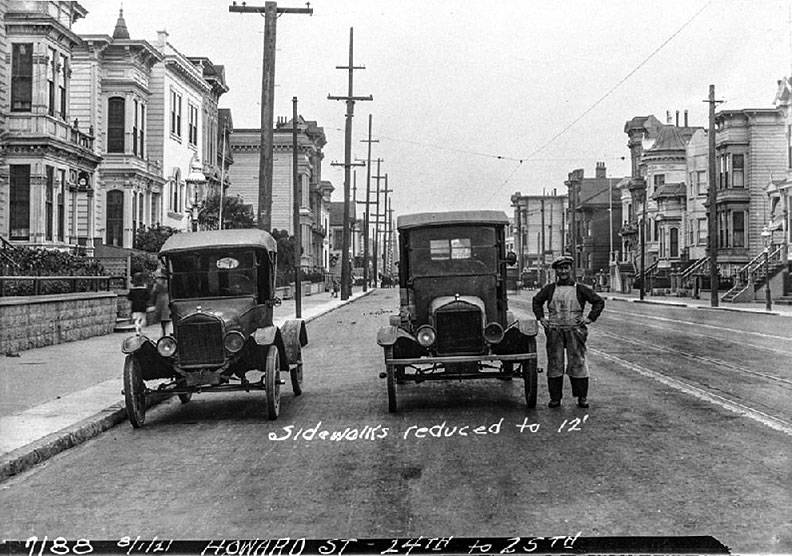 Sidewalks-reduced-to-12-ft-Howard-Street-betw-24th-25th-aug-1921.jpg