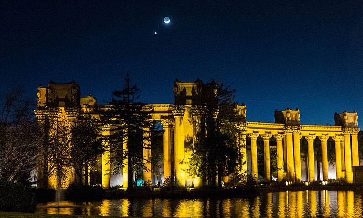 Moon-and-Venus-over-Palace-of-Fine-Arts-wing-1020296.jpg