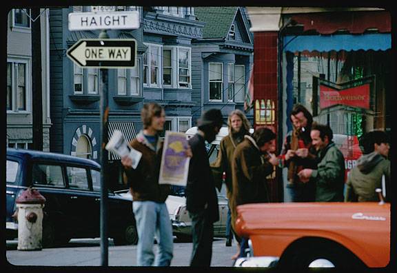 File:Cushman-March-14-1968-selling-papers-on-Haight-corner-P15615.jpg