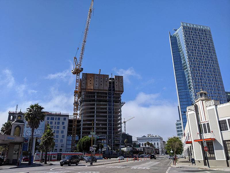 File:Highrise-apartments-under-construction-at-S-Van-Ness-and-Mission 20200809 162111.jpg