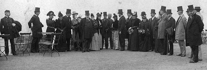 The-President-Mrs-Harrison-and-Party-parapets-of-Sutro-Heights-April-27-1891-w-Sutro-bw-cropped-20-in-wide-72dpi.jpg