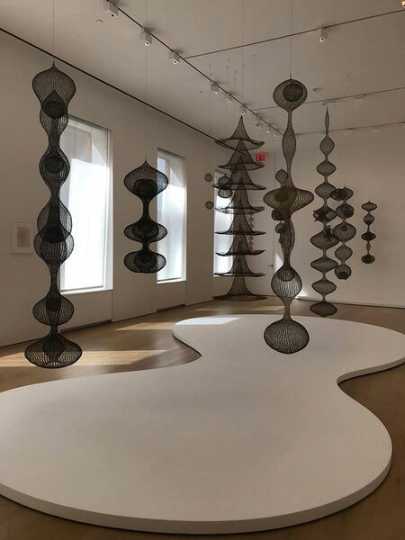 File:Various works by Ruth Asawa at the David Zwirner gallery in NYC.jpg