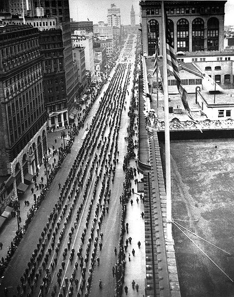 File:1936-Labor-Day-march-looking-down-Market-Street.jpg