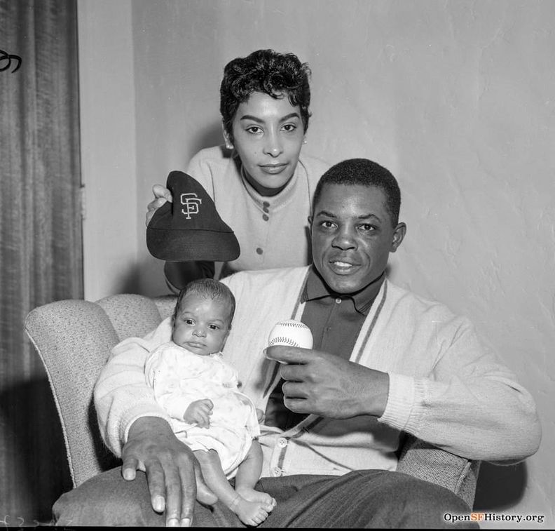 Willie Mays w wife and child c 1959.jpg