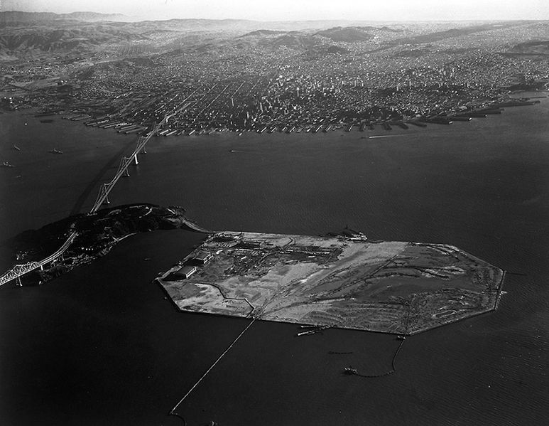 File:Treasure-Island-aerial-Oct-11-1940 D4455A.jpg