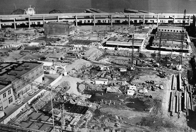 File:1963-aerial-of-construction-zone Old-Produce-Market-and-Embarc-fwy SF-History-Center.jpg