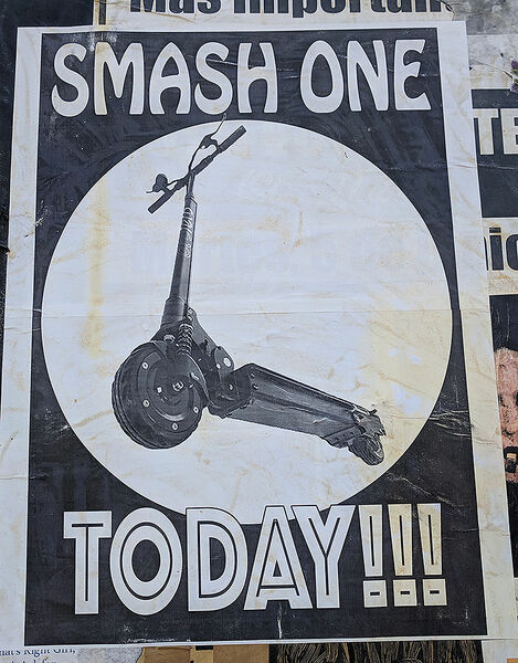 File:Smash-one-today scooter 20180624 190403.jpg