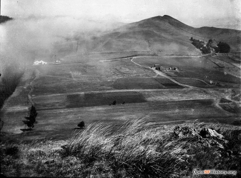 File:Looking North from Mt. Davidson to Twin Peaks 1903 wnp14.0998.jpg