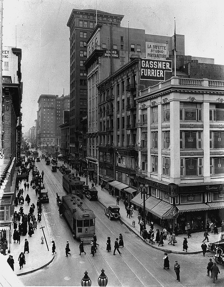 Geary-west-at-Grant-w-streetcars-A-B-C-and-D-Union-Square-and-St-Francis-Hotel-c-1929-SFPL.jpg