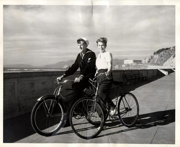 File:2 cyclists at Ocean Beach 1955.jpg