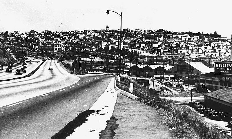 File:Bayshore-Freeway-north-at-Army-St-offramp-freeway-ends-ahead-1956.jpg