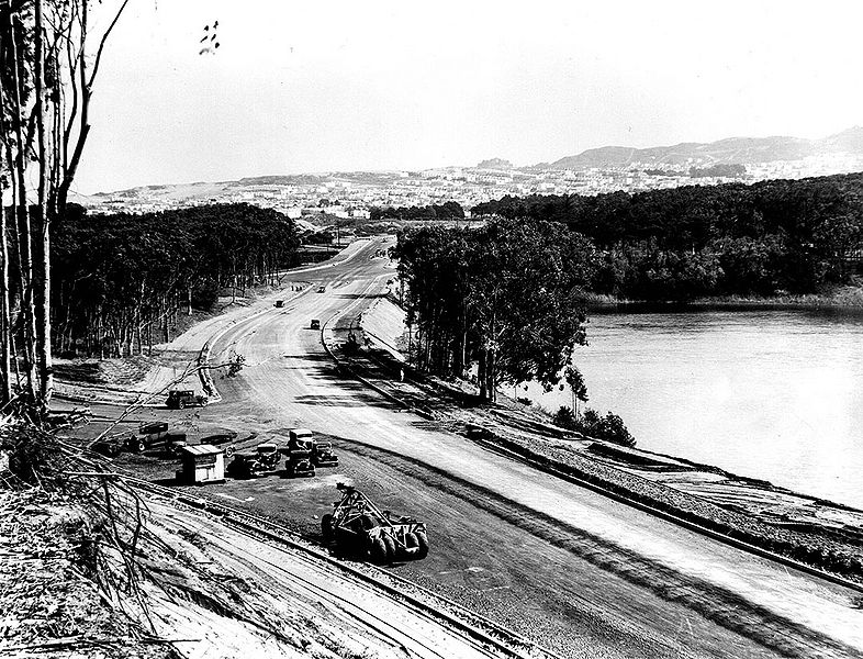 File:Skyline-Blvd-north-at-Great-Highway-Lake-Merced-at-right-Fleishhacker-Zoo-ar-left-Sunset-ahead-March-15-1937-SFDPW.jpg