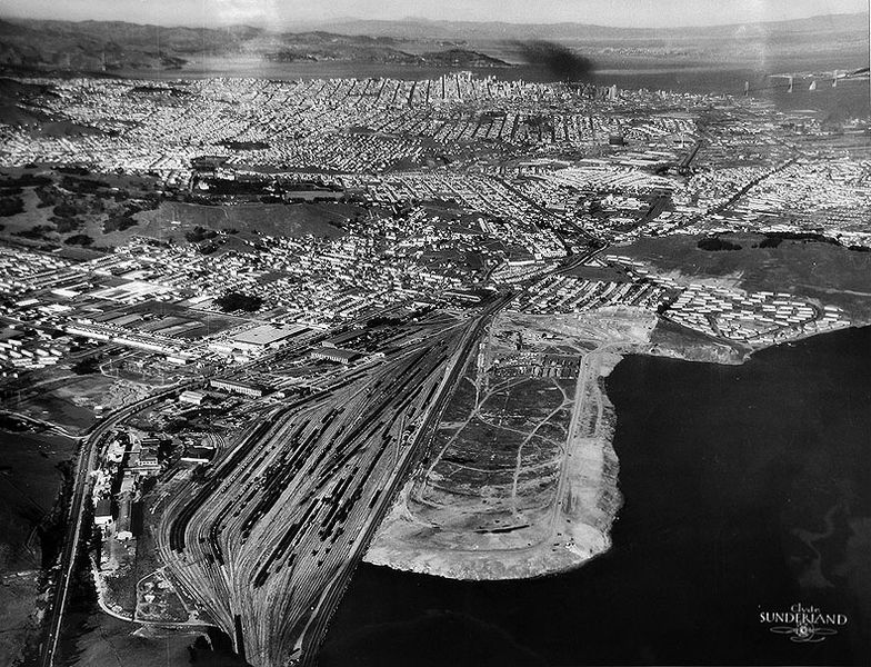 File:Railyards-in-Brisbane-cove-c-1930s.jpg