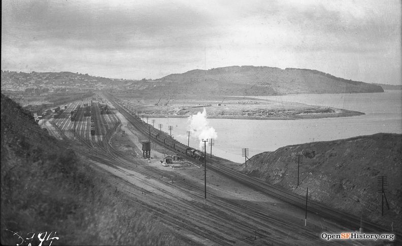 1946 SP Bayshore yard Train heading South, View looking North to Bayview Hill wnp14.3444.jpg