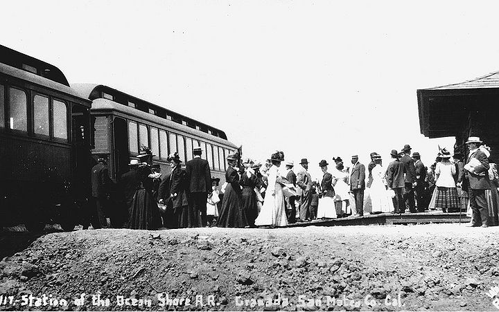 Granada-San-Mateo-Co-station-of-the-Ocean-Shore-RR-nd-1910s.jpg