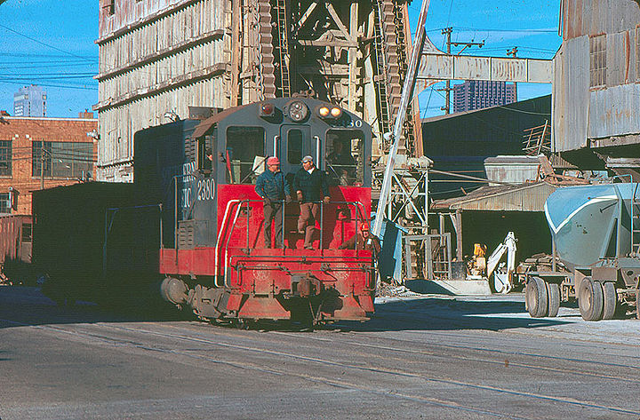 Train-at-cement-factory-17th-and-Harrison-300-dpi.jpg